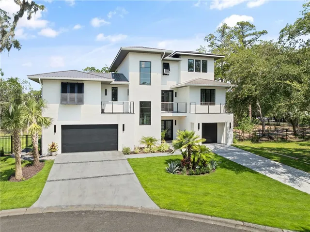 $2,350,000 | 14 Atlantic Point Drive, St. Simons Island, GA 31522