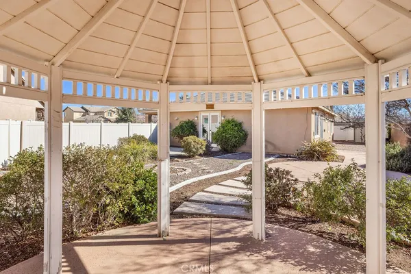 $459,900 | 8466 Hoover Court, Oak Hills, CA 92344