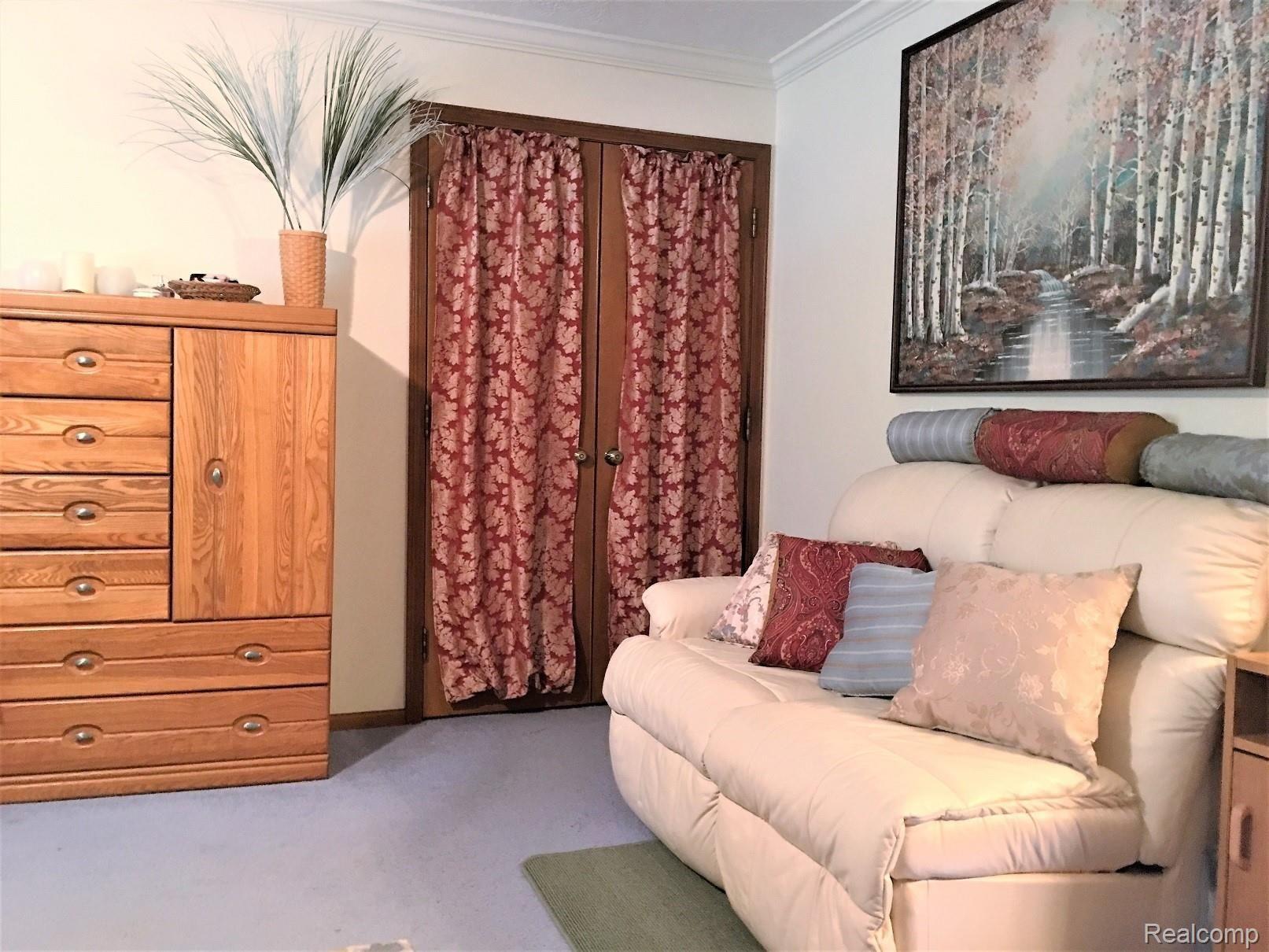1344 Springborrow Drive Flint, MI 48532 - Photo 29 of 39 Master Bedroom (4).jpg
