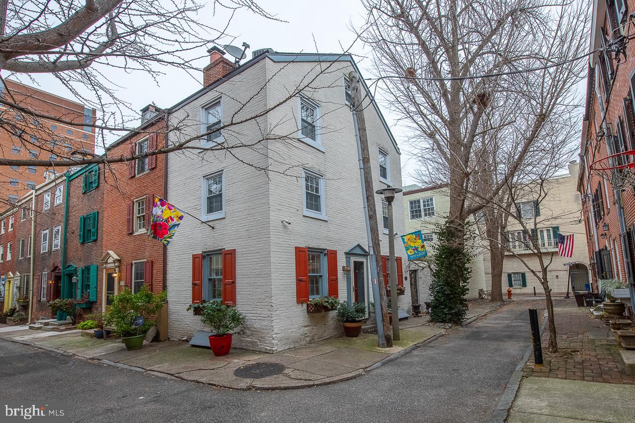 227 South Delhi Street Philadelphia, PA 19107 - Photo 1 of 22
