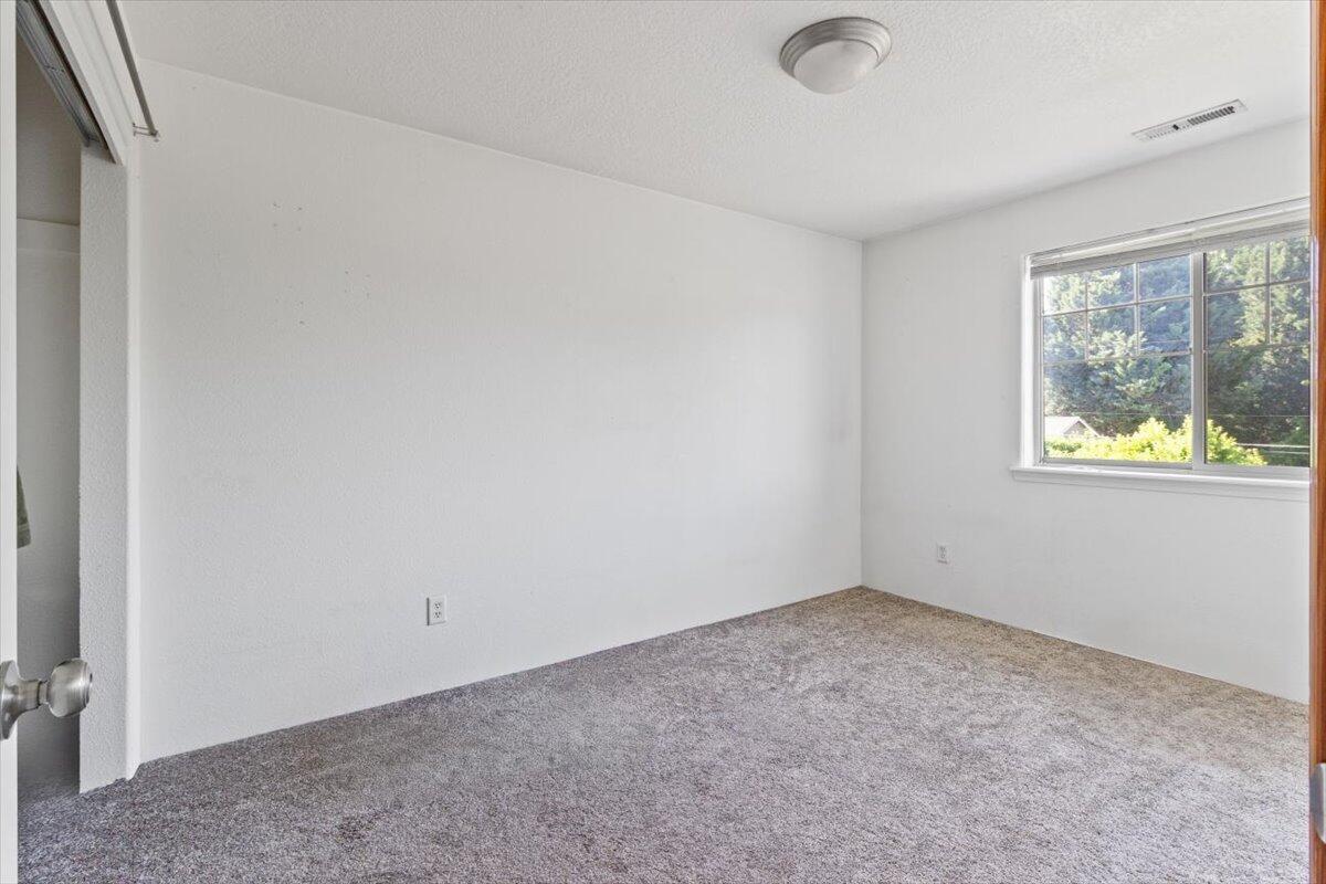 450 Midway Road, Unit 25 Medford, OR 97501 - Photo 15 of 24 11-450 Midway Rd Unit 25-11