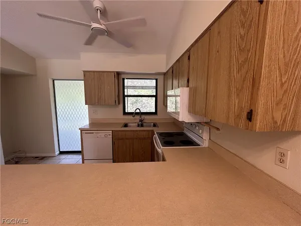 $1,550 | 17380 West Carnegie Circle, Unit 382, Fort Myers, FL 33967