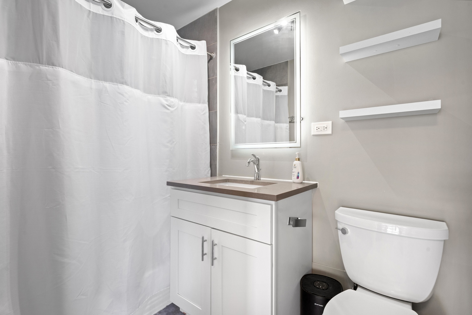 6301 North Sheridan Road, Unit 10G Chicago, IL 60660 - Photo 13 of 26
