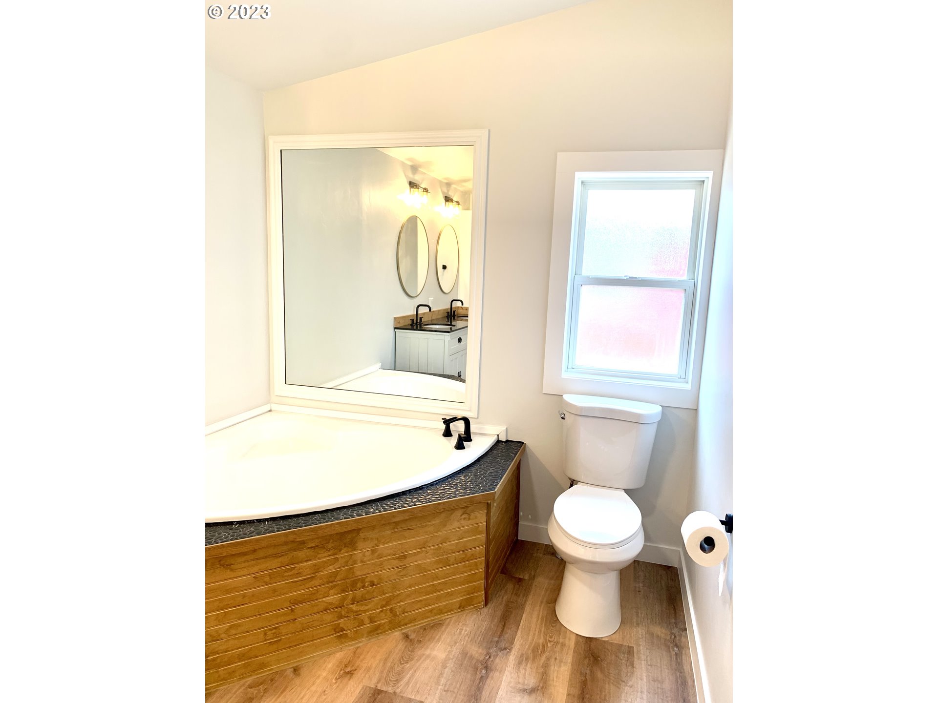 620 Southwest Mildred Avenue Enterprise, OR 97828 - Photo 18 of 26 a bathroom with a toilet and a sink