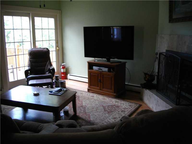 7 Main Street Steep Falls, ME 04085 - Photo 4 of 15 Den/Family/Great Room.