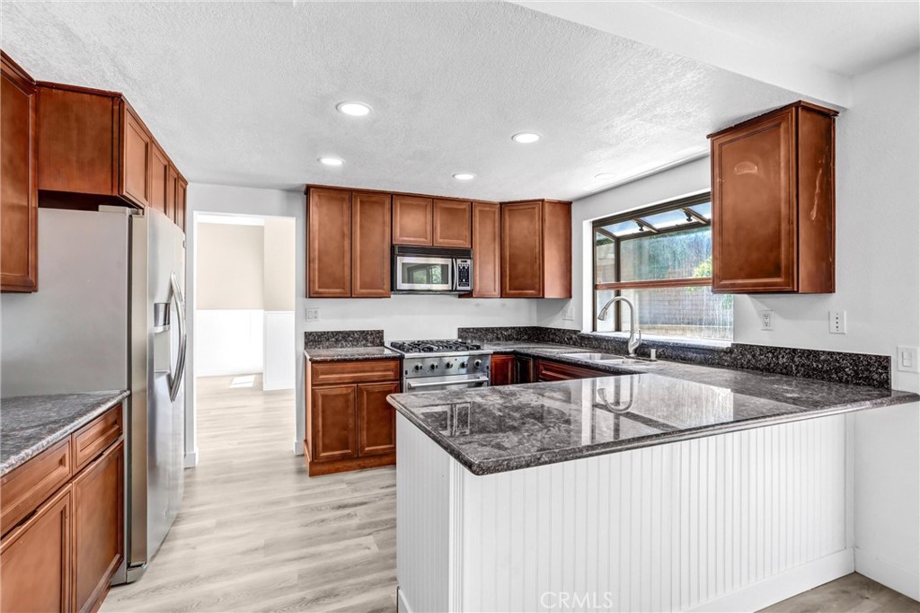 514 Conestoga Road San Dimas, CA 91773 - Photo 11 of 42 Kitchen