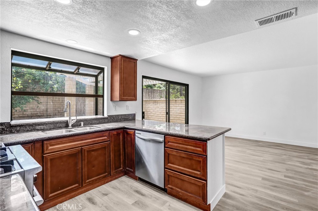 514 Conestoga Road San Dimas, CA 91773 - Photo 9 of 42 Kitchen