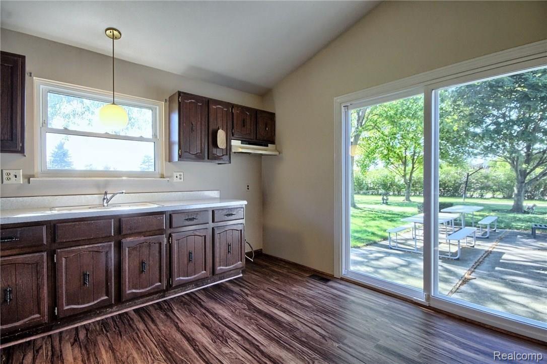 7566 Labo Road South Rockwood, MI 48179 - Photo 11 of 39 Kitchen_3rd_View.jpg