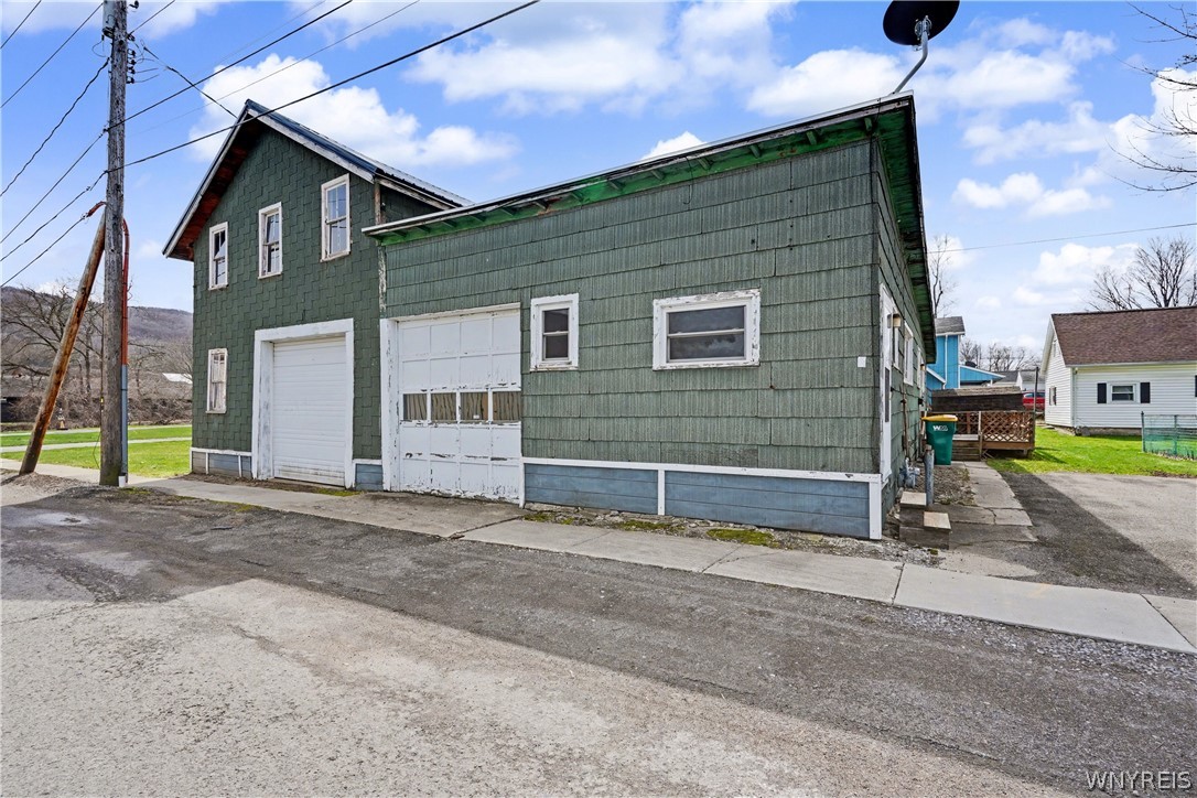 6 Allen Street Warsaw, NY 14569 - Photo 5 of 35