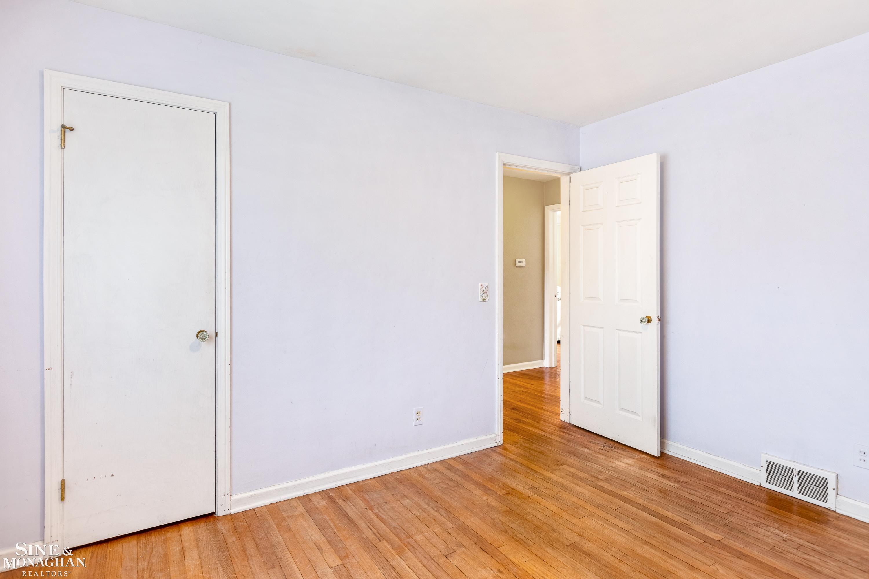 1572 Cook Road Grosse Pointe Woods, MI 48236 - Photo 21 of 29 Gallery Image 21