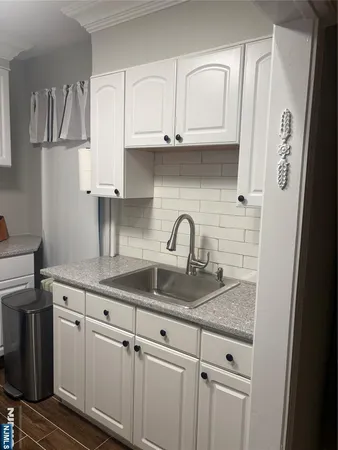 $2,800 | 24 Maiden Lane, Unit 2, Little Ferry, NJ 07643