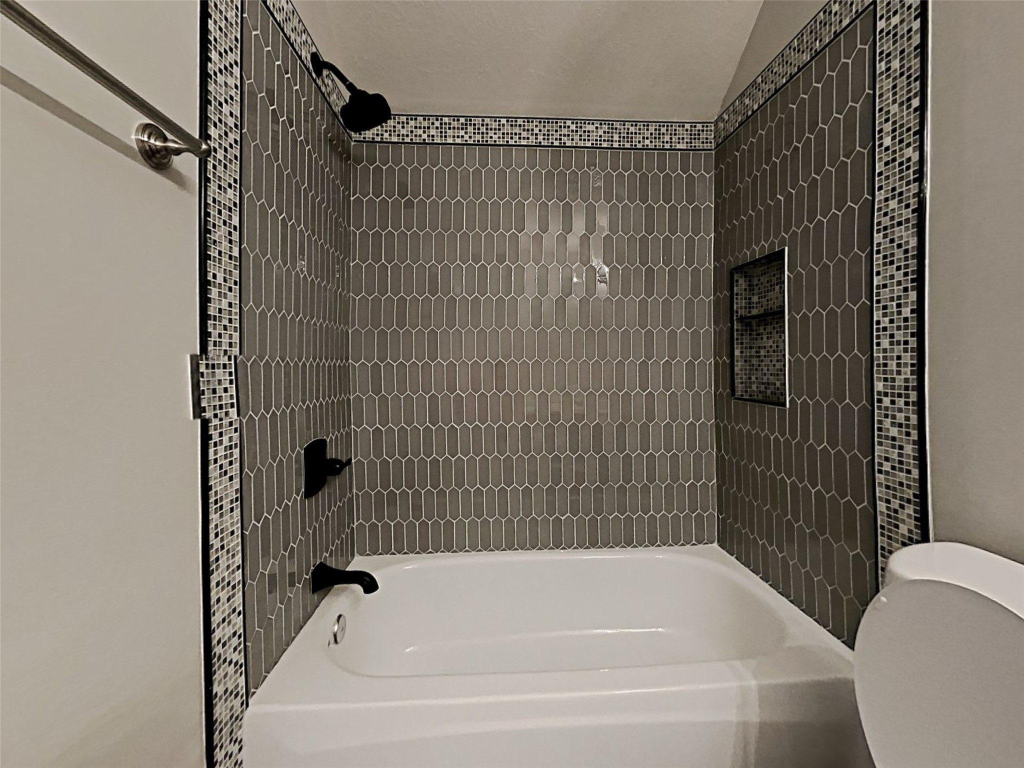 16102 Cutten Road Houston, TX 77070 - Photo 21 of 25 Gallery Image 21