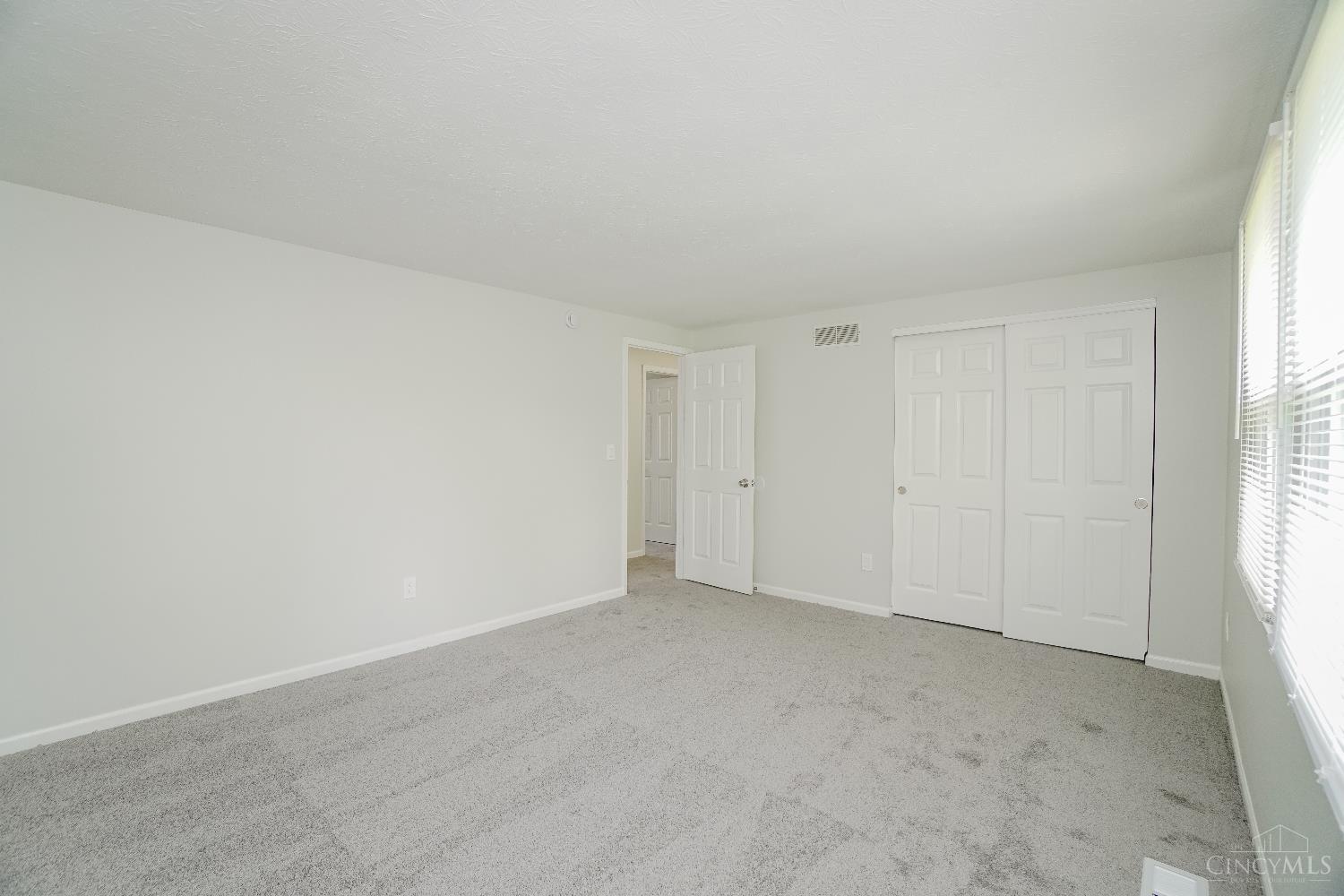 2949 North Bend Road Cincinnati, OH 45239 - Photo 21 of 31 Gallery Image 21