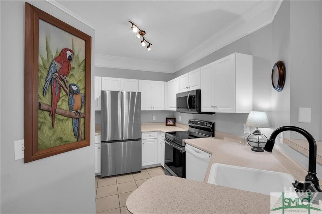 2017 Whitemarsh Way Savannah, GA 31410 - Photo 4 of 35