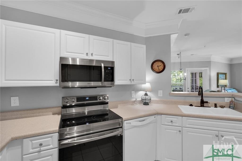 2017 Whitemarsh Way Savannah, GA 31410 - Photo 7 of 35