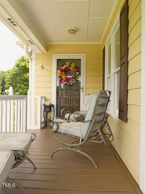 04. Porch