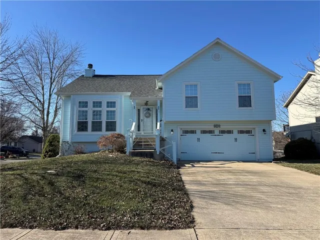 $350,000 | 300 North Hickory Street, Gardner, KS 66030