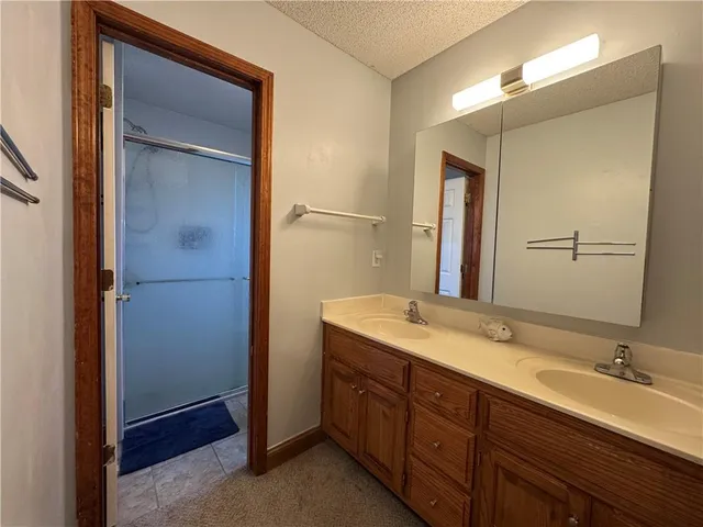 $350,000 | 300 North Hickory Street, Gardner, KS 66030