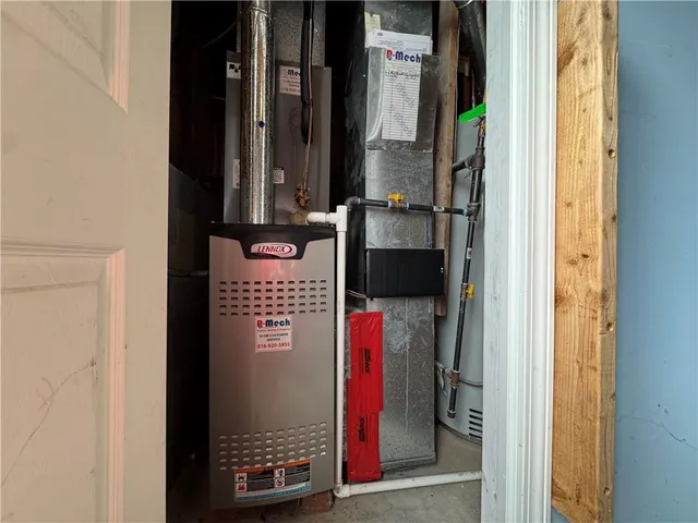 $350,000 | 300 North Hickory Street, Gardner, KS 66030