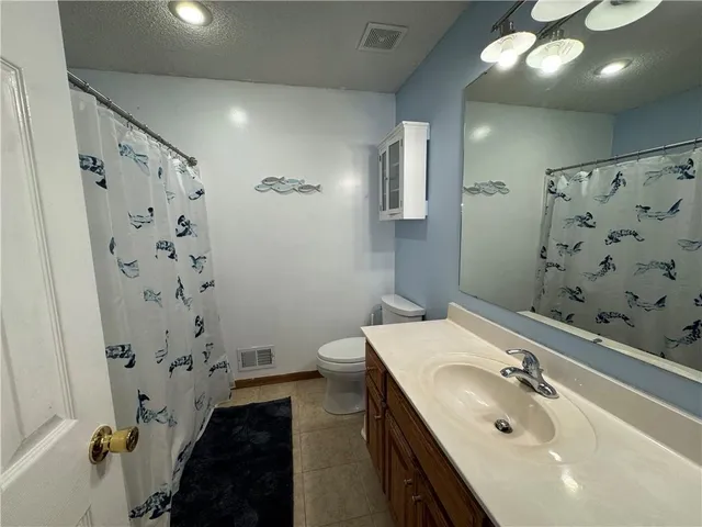 $350,000 | 300 North Hickory Street, Gardner, KS 66030