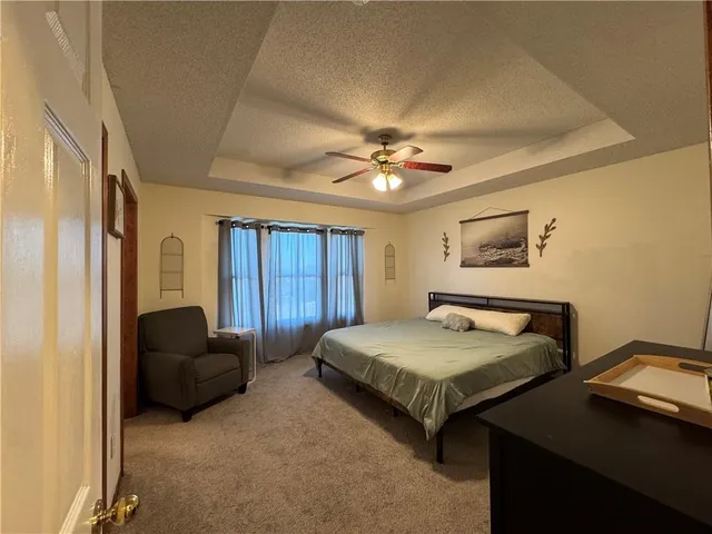 $350,000 | 300 North Hickory Street, Gardner, KS 66030