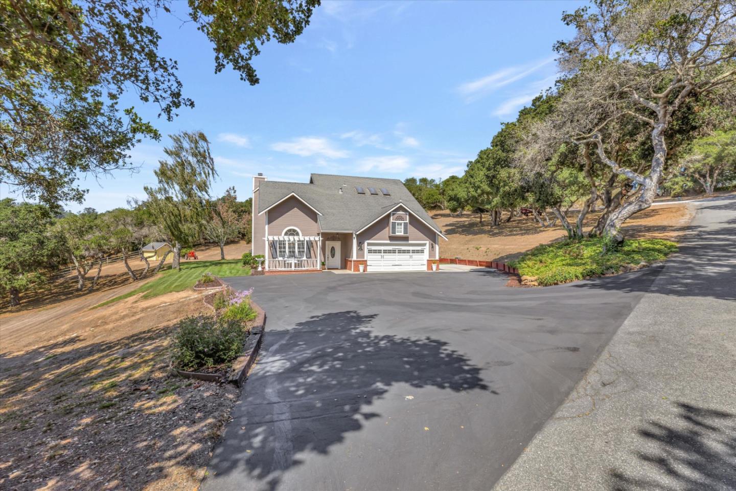 136 Echo Valley Road Salinas, CA 93907 - Photo 8 of 82 Gallery Image 8