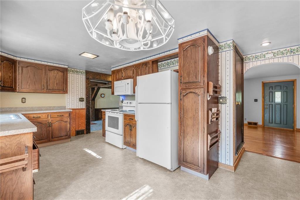 119 Wasser Road Greenville, PA 16125 - Photo 4 of 32 Gallery Image 4