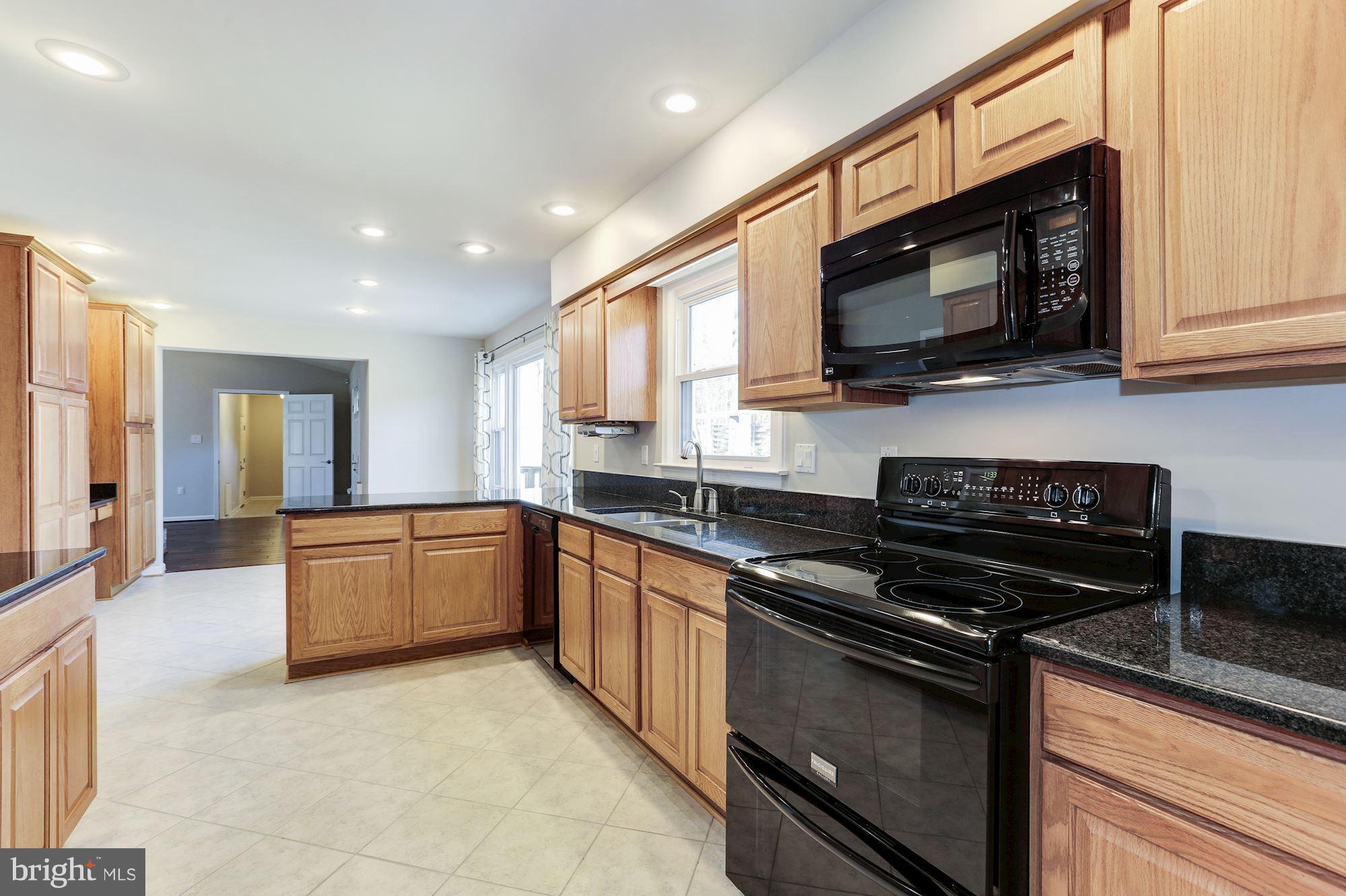 7982 Counselor Road Manassas, VA 20112 - Photo 10 of 30 Kitchen