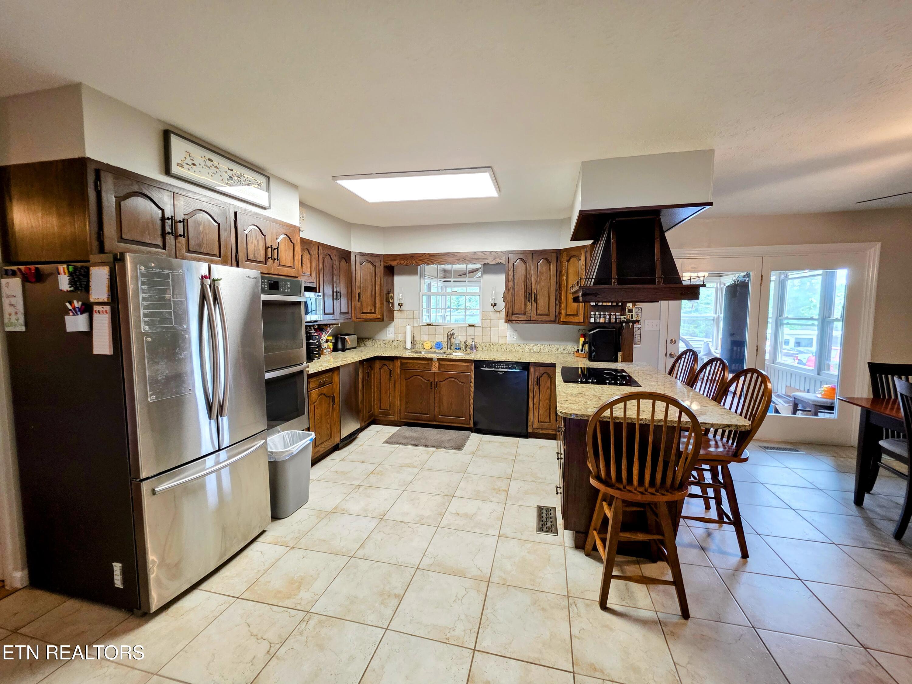 3625 Cunningham Road Knoxville, TN 37918 - Photo 8 of 35 KITCHEN