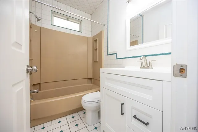 $2,000 | 114 Ashland Avenue, Buffalo, NY 14222