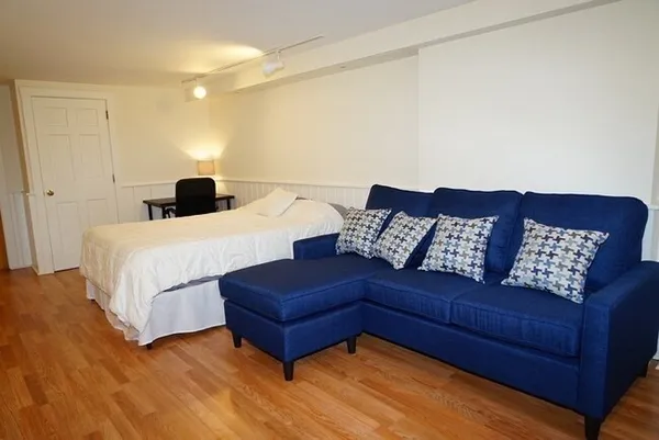 $5,000 | 328 Washington Street, Unit 2, Brookline, MA 02445