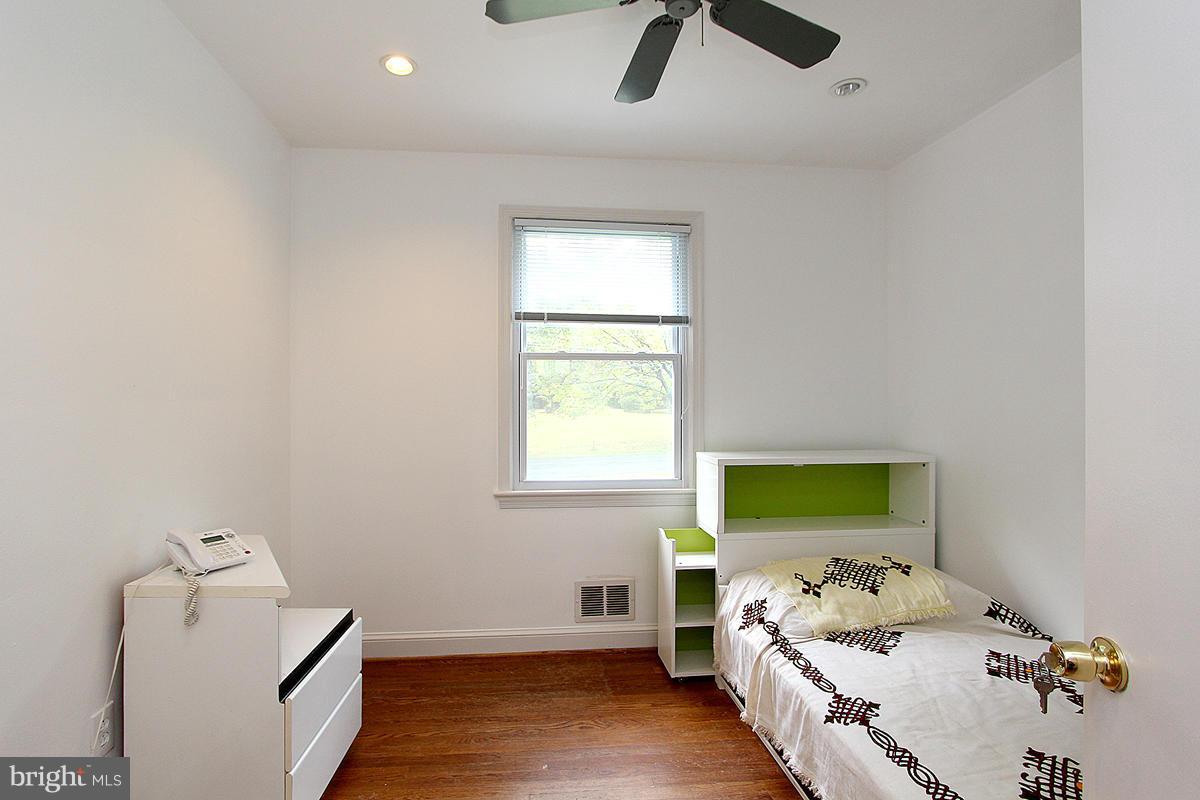 512 Derrydown Lane Silver Spring, MD 20904 - Photo 19 of 29 Bedroom #3