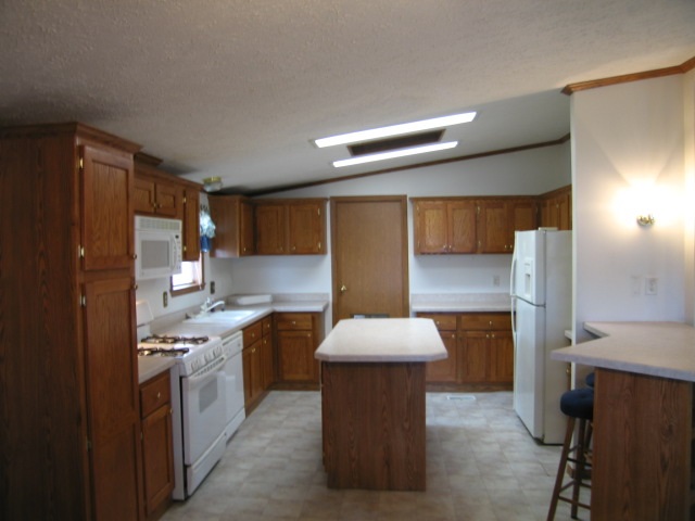 50717 East Indiana Lake Road Bristol, IN 46507 - Photo 7 of 28 Gallery Image 7