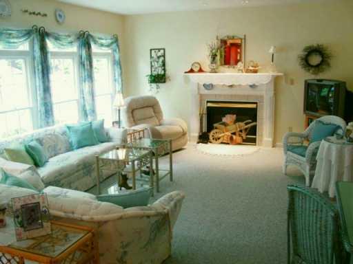 124 Field Club Circle McKees Rocks, PA 15136 - Photo 4 of 8