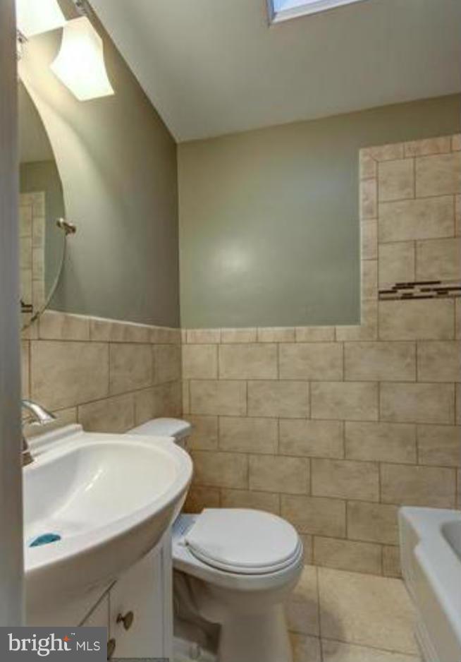 1034 Wedgewood Road Baltimore, MD 21229 - Photo 19 of 30 Bath