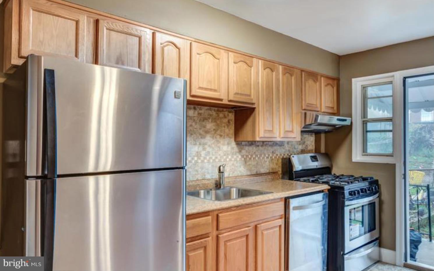 1034 Wedgewood Road Baltimore, MD 21229 - Photo 6 of 30 Kitchen