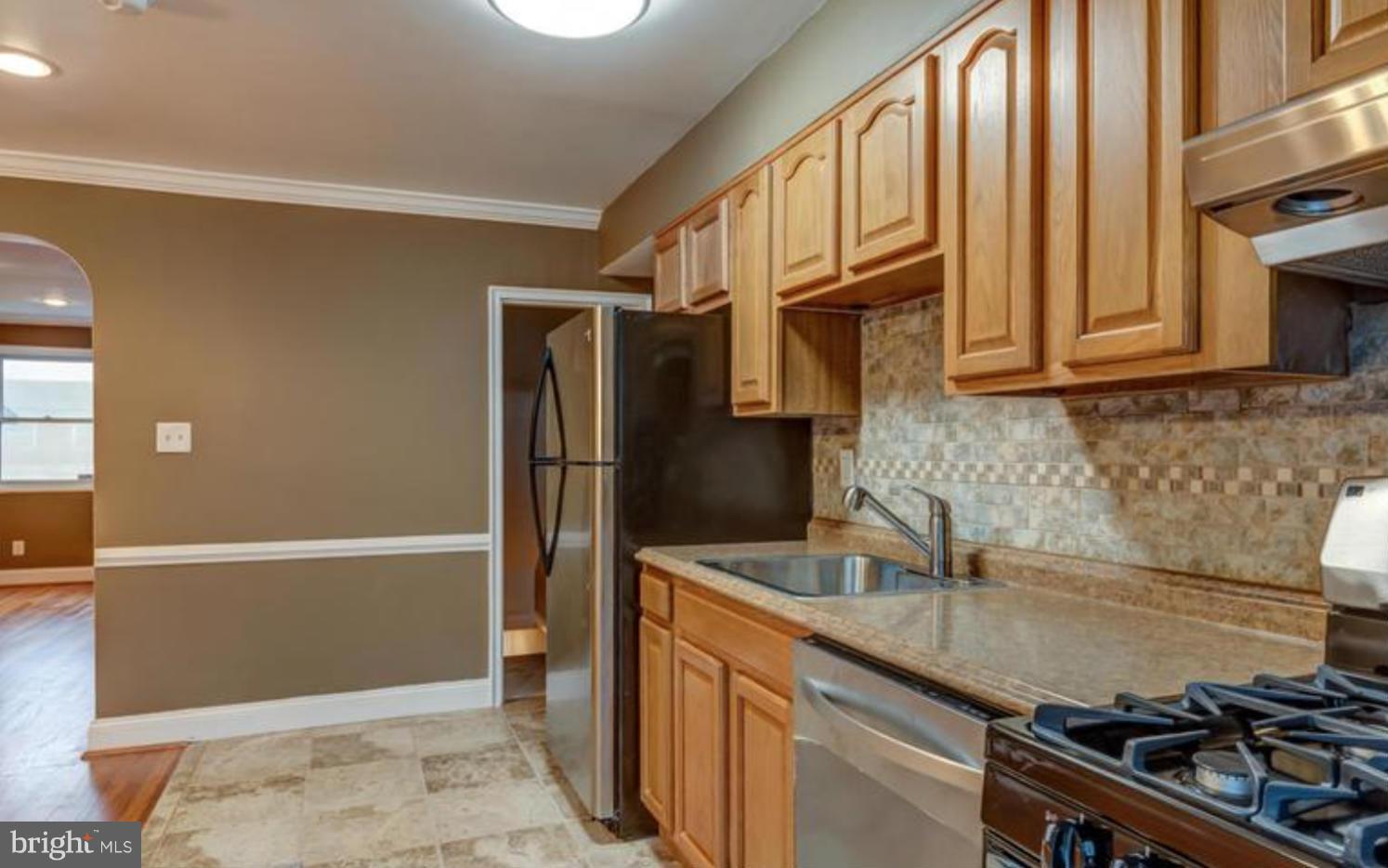 1034 Wedgewood Road Baltimore, MD 21229 - Photo 7 of 30 Kitchen