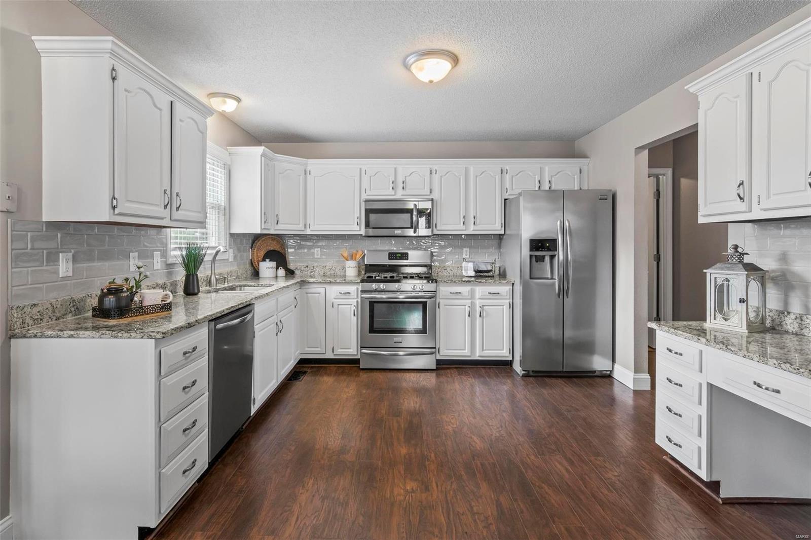 2511 Hunters Ridge Edwardsville, IL 62025 - Photo 10 of 48 Gallery Image 10