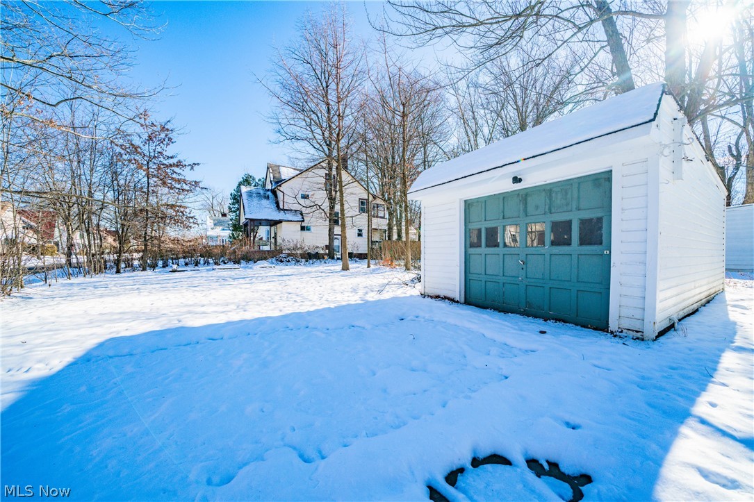 841 Englewood Road Cleveland Heights, OH 44121 - Photo 32 of 34