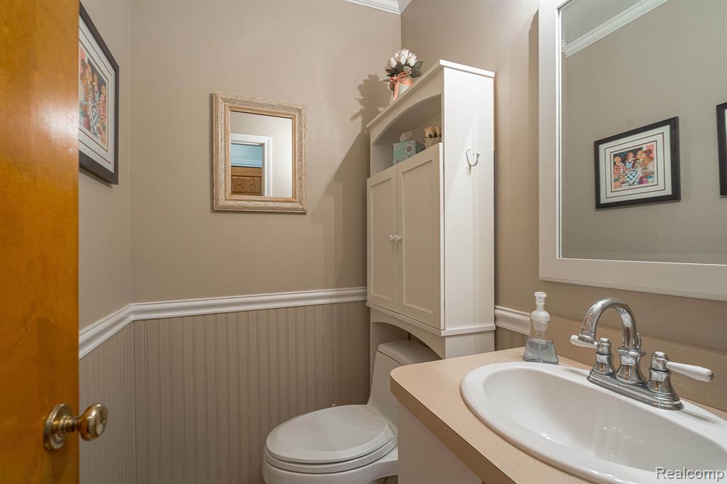 5690 Cobb Creek Road Rochester, MI 48306 - Photo 26 of 50