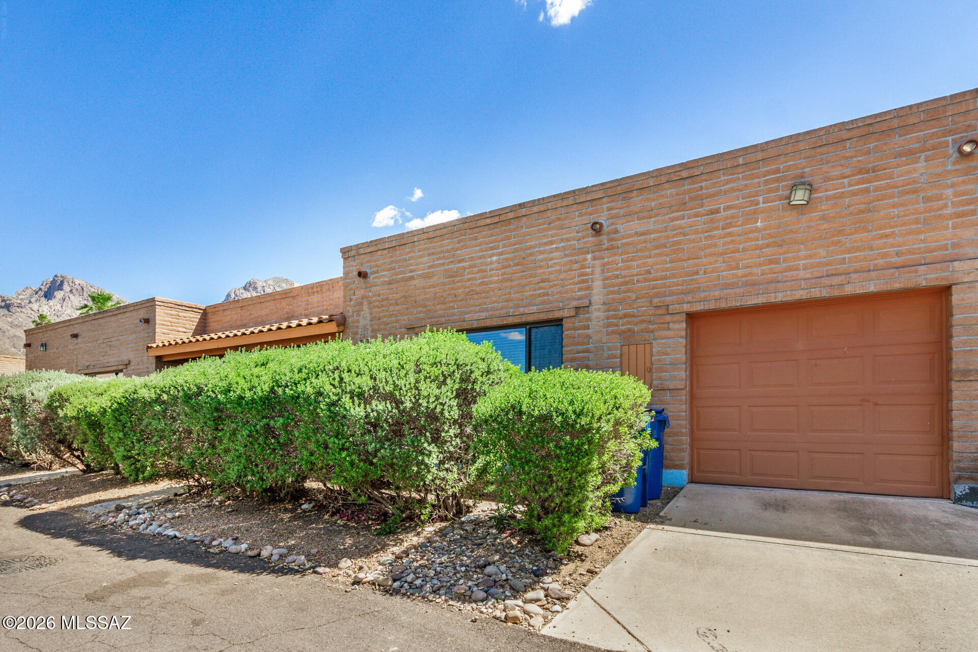 7 West Roma Drive Tucson, AZ 85737 - Photo 3 of 27
