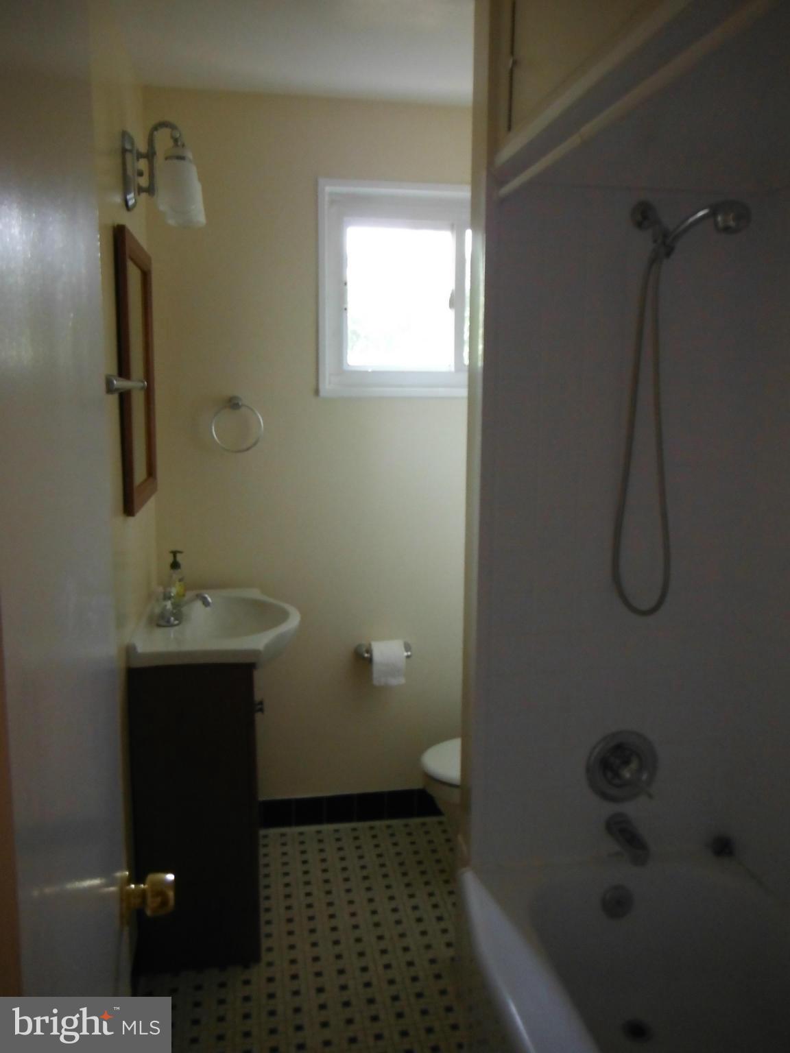 10908 Lombardy Road Silver Spring, MD 20901 - Photo 15 of 30 Bath