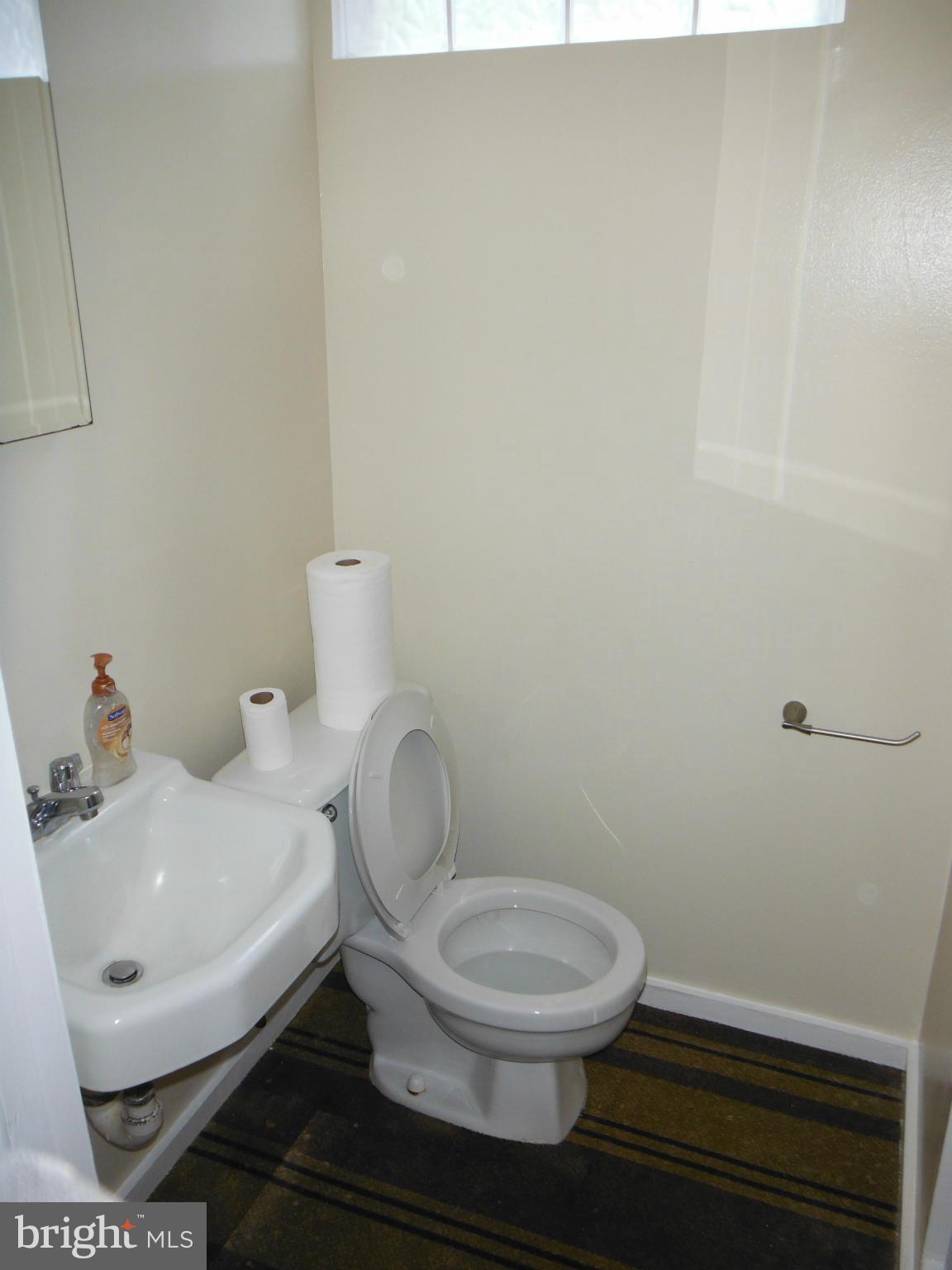10908 Lombardy Road Silver Spring, MD 20901 - Photo 23 of 30 Bath