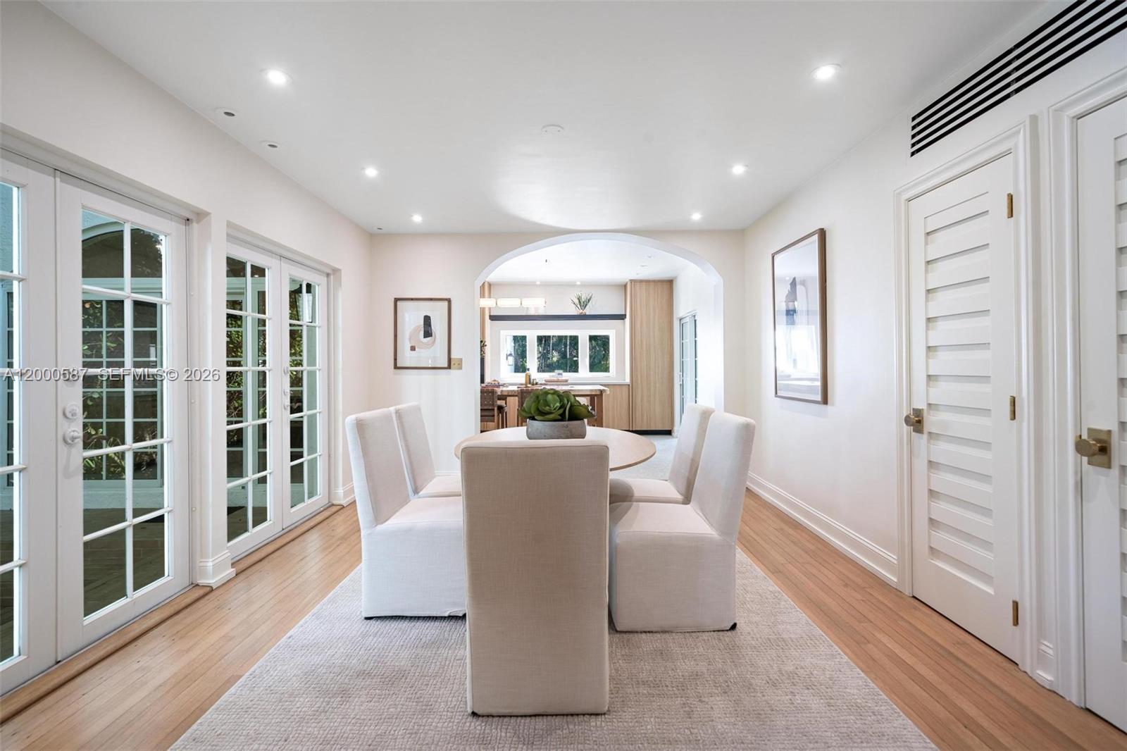 909 Roderigo Avenue Coral Gables, FL 33134 - Photo 13 of 34 Photo 13