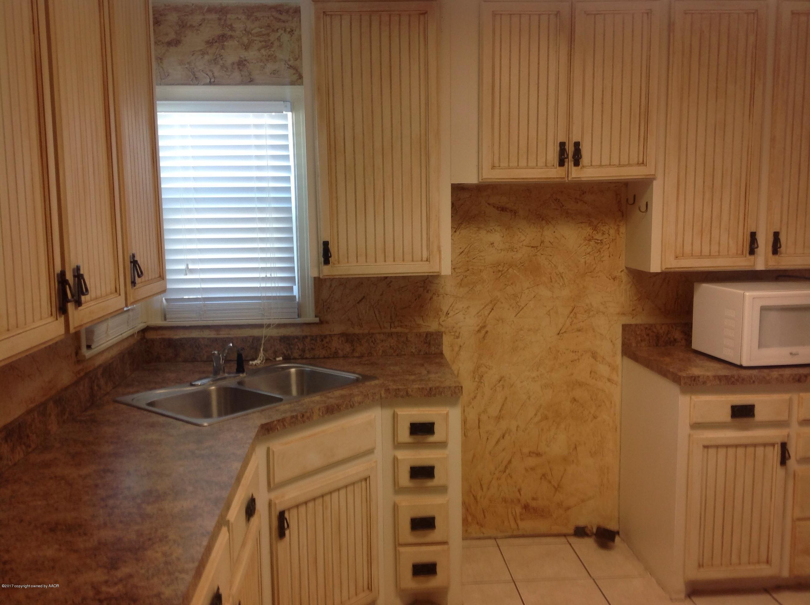 4303 Parker Street Amarillo, TX 79110 - Photo 3 of 10 image