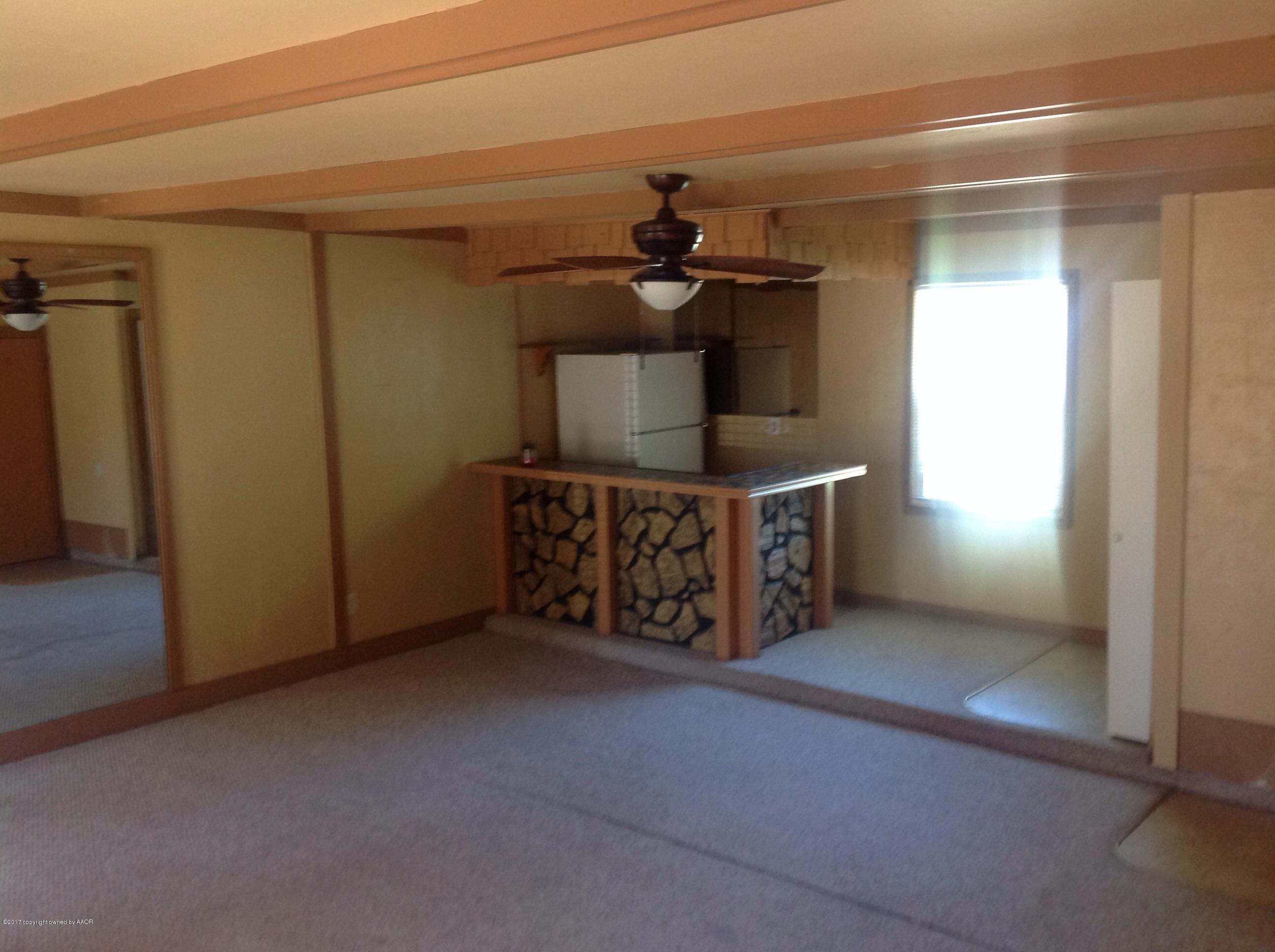 4303 Parker Street Amarillo, TX 79110 - Photo 6 of 10 image