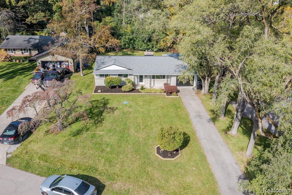 1932 Devonshire Road Bloomfield Hills, MI 48302 - Photo 2 of 35