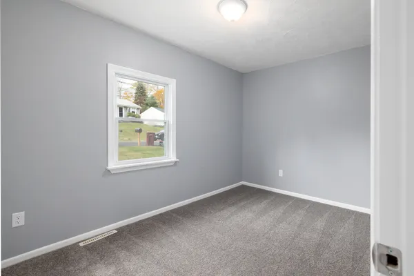 $375,000 | 21 Longwood Drive, Naugatuck, CT 06770