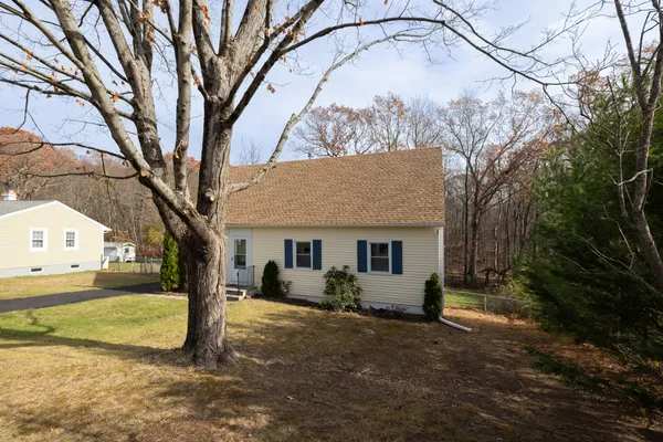 $375,000 | 21 Longwood Drive, Naugatuck, CT 06770