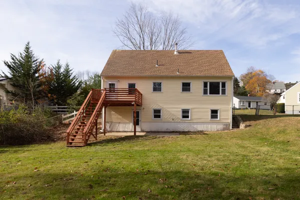 $375,000 | 21 Longwood Drive, Naugatuck, CT 06770